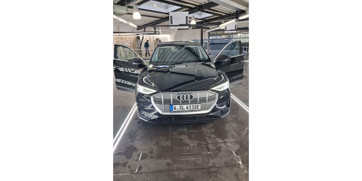 Audi e-tron 73.000 km 24.000 &euro; Wuppertal 42115