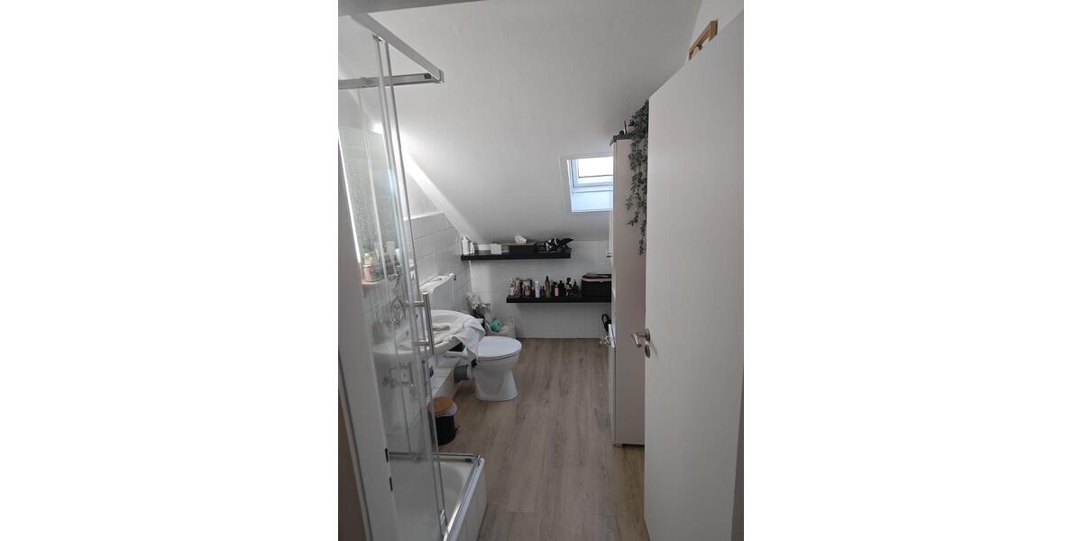 Dachgeschoßwohnung Mülheim an der Ruhr Broich - 3 Zimmer, 65 m&sup2;, 475&euro; | Angebot:25398259