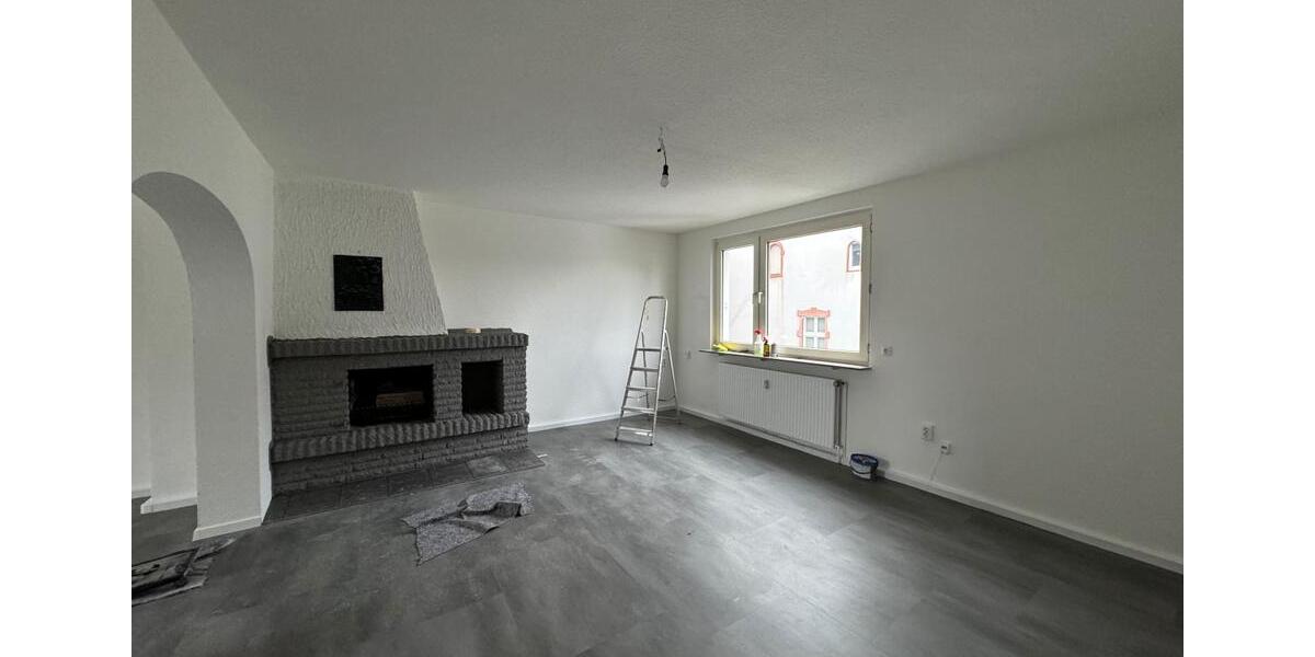 4-Zimmer-Wohnung, 100,8 m² mit Kamin neue Einbauküche ruhige Lage 4 zimmer
