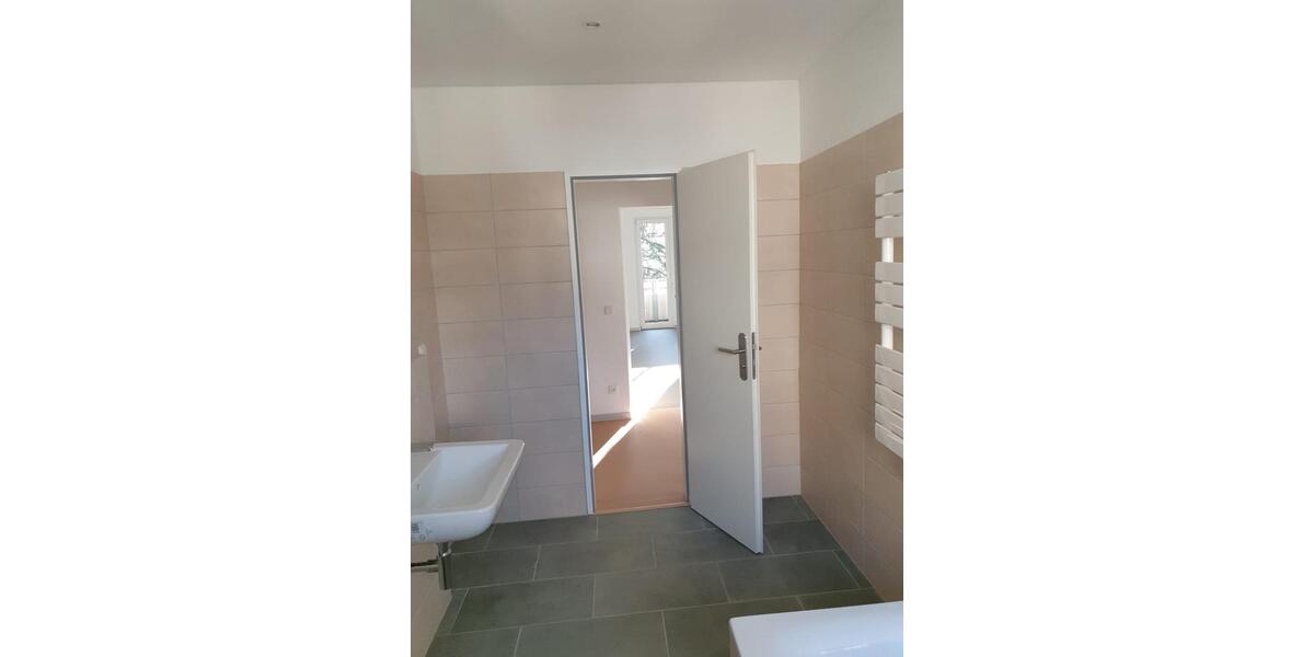 83 qm Charlottenburg aufwendig saniert mit Option auf Stellplatz. 3 zimmer