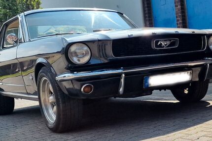 Ford Mustang 999.999 km 34.500 &euro; Ratingen 40878