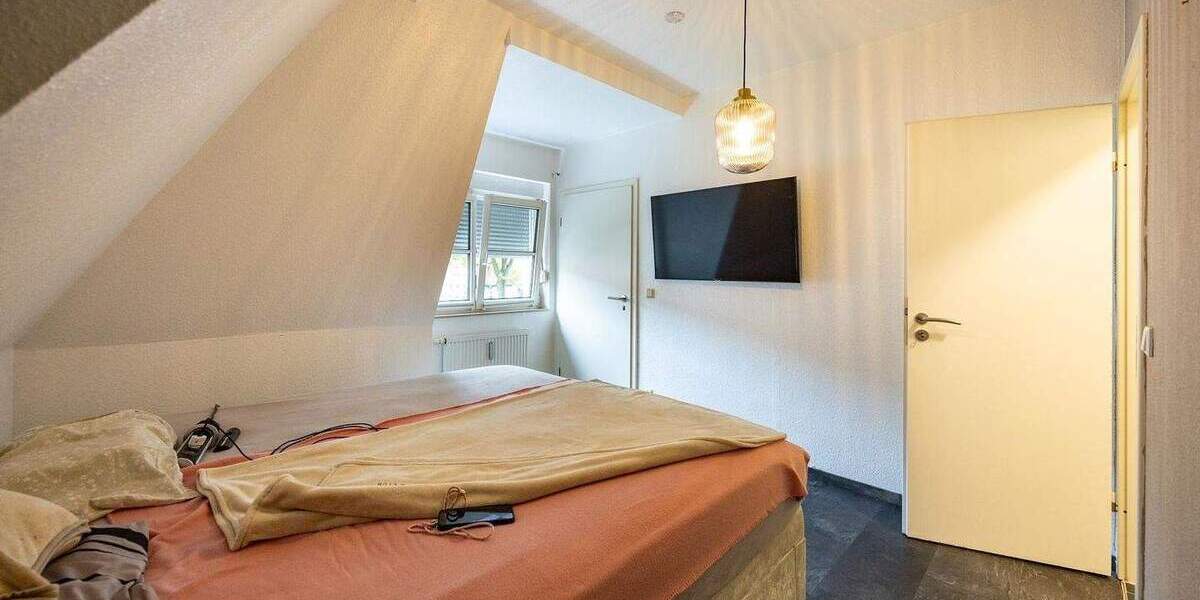 Wohnen in der Gartenstadt mit schönem Garten, Palmen, Garage 6 zimmer