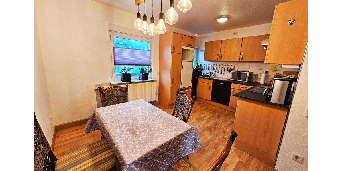 Moderne, voll möblierte 2,5-Zimmer-Wohnung mit Balkon und offenem Wohnkonzept 2.5 zimmer