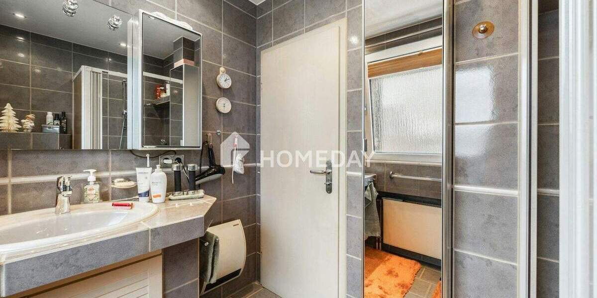 Reihenmittelhaus Ratingen Breitscheid - 5 Zimmer, 128 m&sup2;, 489.000&euro; | Angebot:25628660