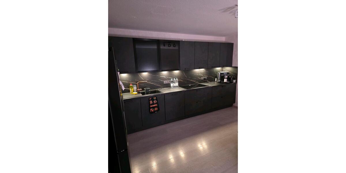 80m² Erdgeschoss Wohnung, 2 Badezimmer + LuxusKüche zimmer