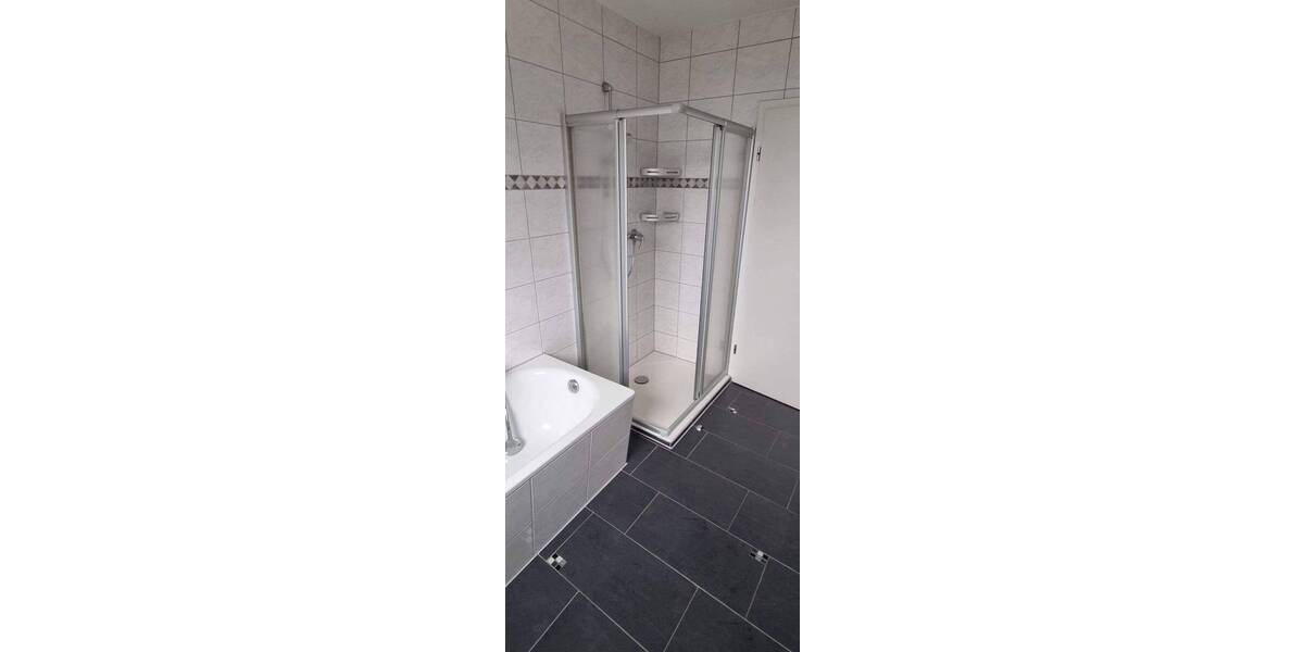 Etagenwohnung Oberhausen Sterkrade-Mitte - 3 Zimmer, 90 m&sup2;, 680&euro; | Angebot:26920815