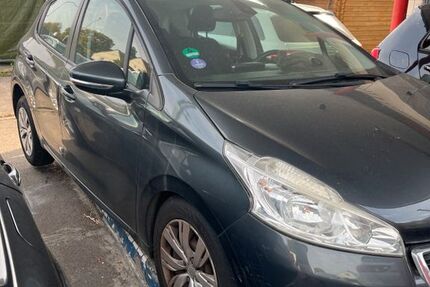Peugeot 208 154.000 km 4.800 &euro; Essen 45359