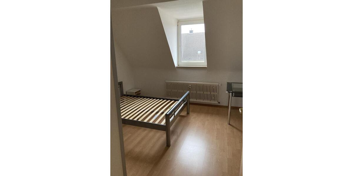 Dachgeschoßwohnung Bottrop Batenbrock - 2.5 Zimmer, 33 m&sup2;, 324&euro; | Angebot:25850561