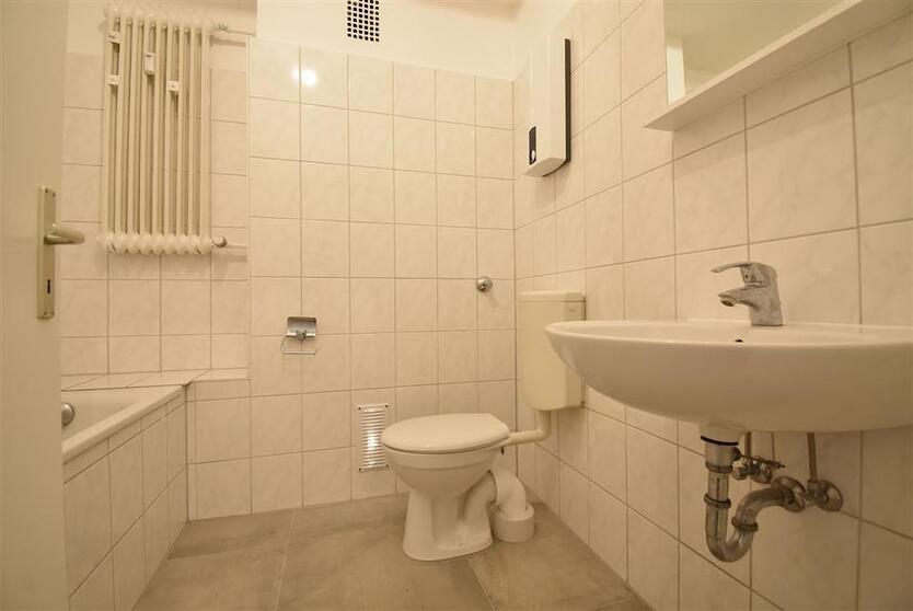 Zentrale Lage! Apartment mit Balkon & Wintergarten zu vermieten 2 zimmer