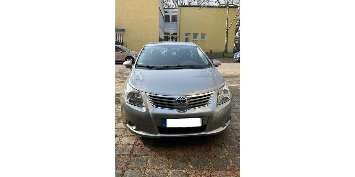 Toyota Avensis 33.000 km 9.700 &euro; Essen, Stadt 45138