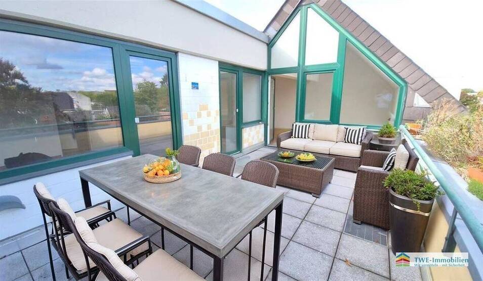 Helle 2-Zimmer-Wohnung mit traumhafter Dachterrasse