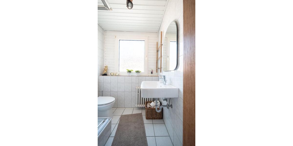 Dachgeschoßwohnung Essen Stadtbezirk VIII - 2 Zimmer, 65 m&sup2;, 1.100&euro; | Angebot:26149272