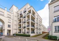 Charmante und großzügige 2 Zimmer-Wohnung mit Einbauküche, Concierge und SPA