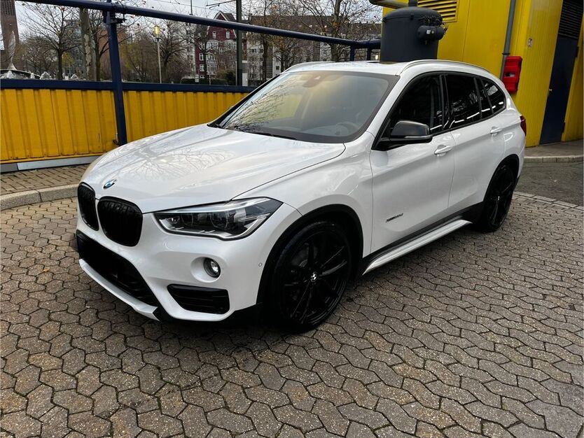 BMW X1 177.235 km 15.900 € Düsseldorf 40476