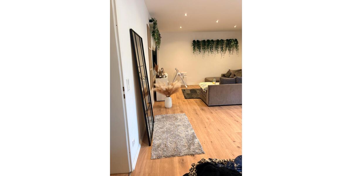 Lichtdurchflutete 100qm Wohnung im Herzen vom Resser -Markt 3 zimmer