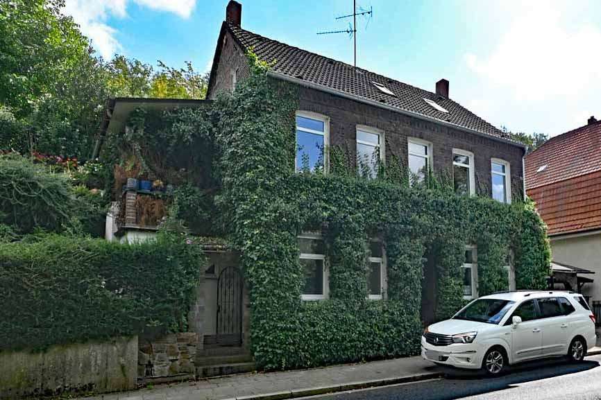 Haus zum Kaufen in Essen 275.000 € 111 m² 6 zimmer