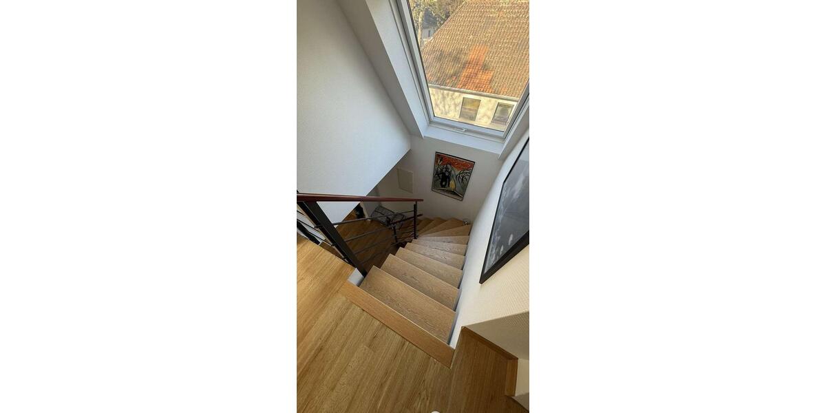 Dachgeschoßwohnung Duisburg Duisburg-Mitte - 4 Zimmer, 93 m&sup2;, 830&euro; | Angebot:26060436