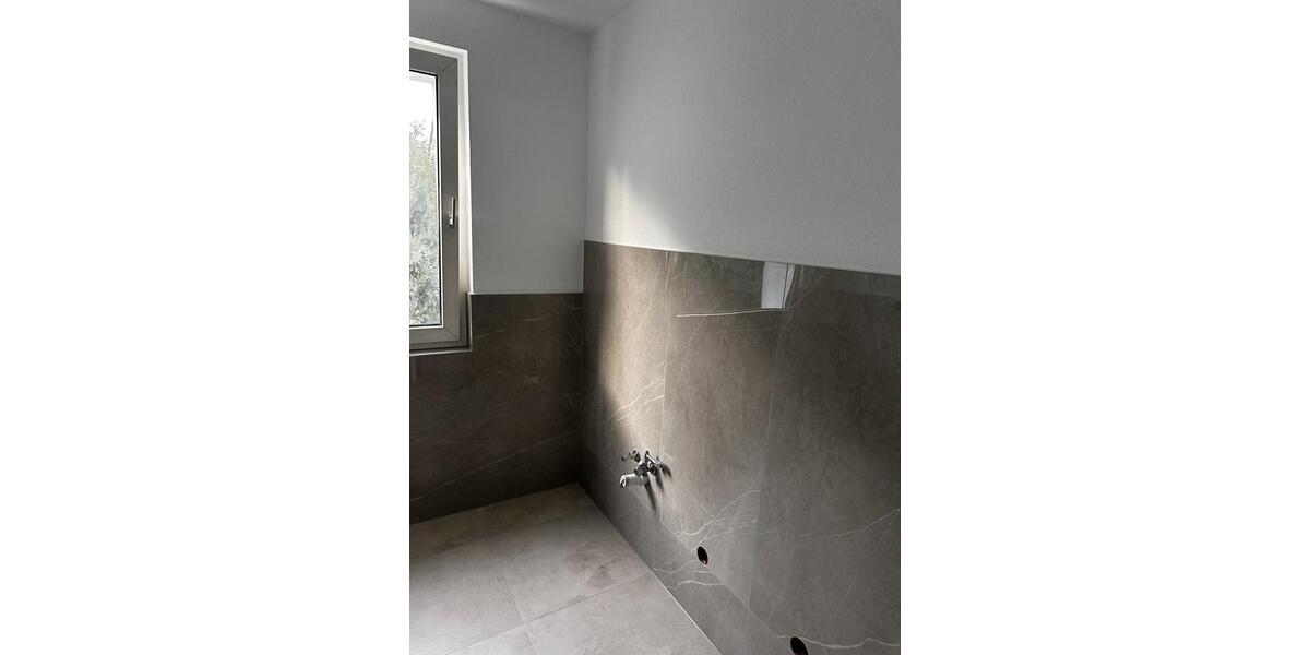 Kernsanierte 3 Zimmer Wohnung mit Balkon und Garage 3 zimmer