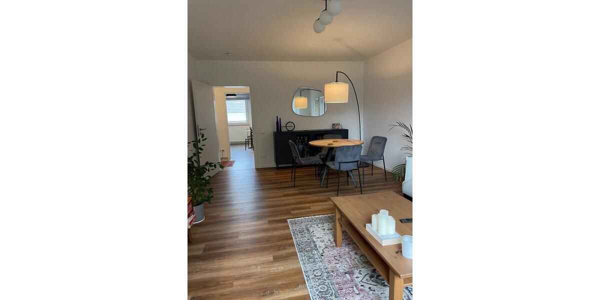 Moderne, frisch sanierte, möblierte, 78 qm Wohnung in guter Lage 3 zimmer