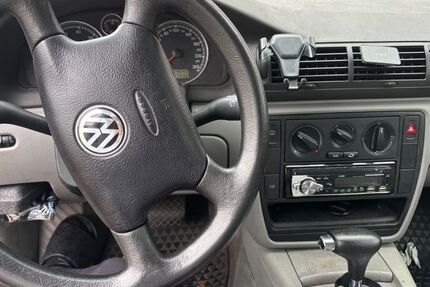 VW Passat 154.000 km 2.250 € Duisburg 47198