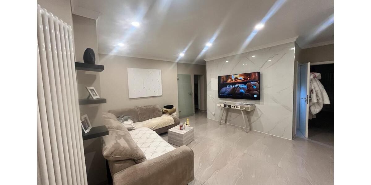 Verkauft wird eine Hälfte halbes Haus 5 zimmer