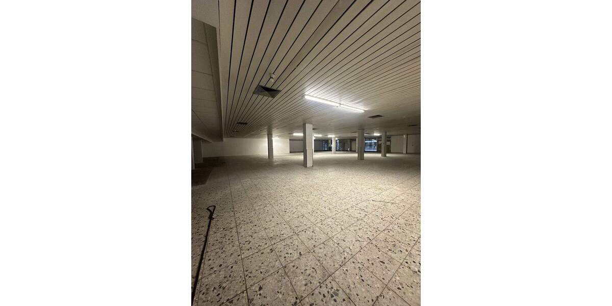 Einzelhandel zu vermieten Ladenlokal Gewerbeeinheit zimmer