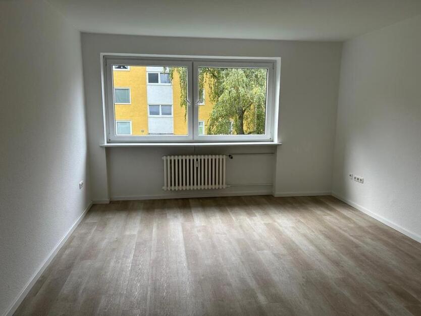 Einziehen und wohlfühlen ... 3 Zimmer, Balkon im 1. Obergeschoss zimmer