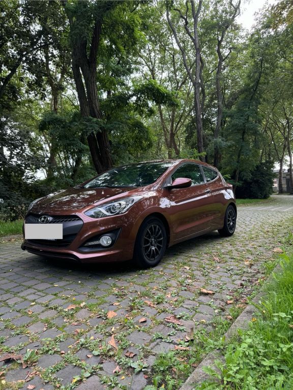 i30