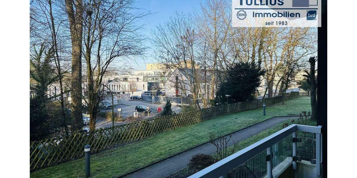 Erdgeschosswohnung mit Loggia und Stellplatz in Essen-Holthausen 3 zimmer