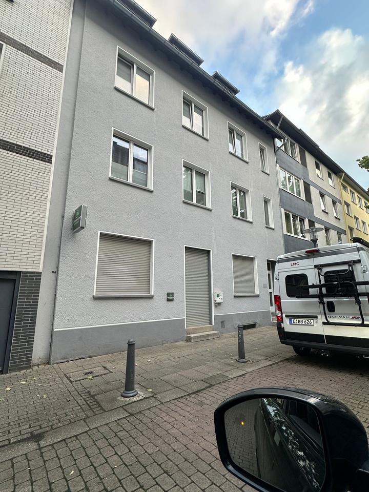 Attraktives Mehrfamilienhaus mit Büroflächen