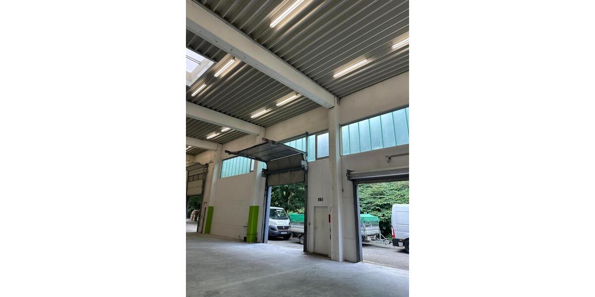 Lagerhalle in einer neuwertigen, kleinen Gewerbeimmobilie mit Glasfaseranschluss zimmer