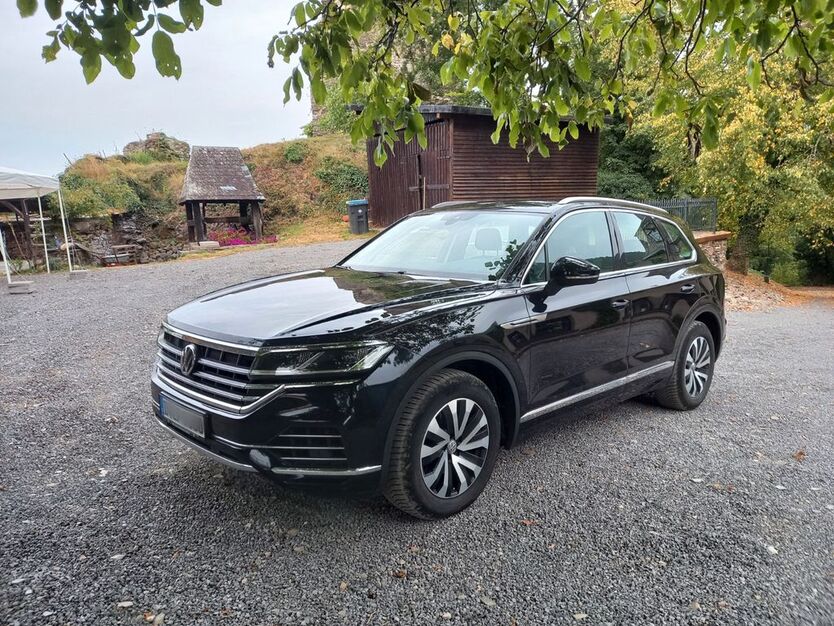 VW Touareg 236.000 km 28.900 € Düsseldorf 40215