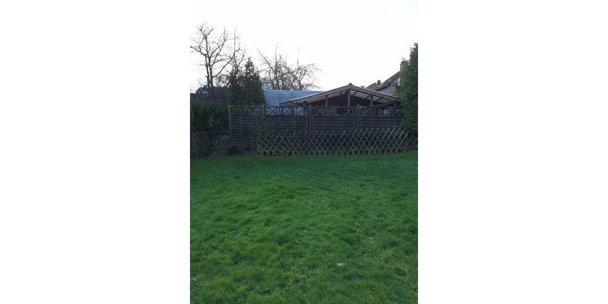 Provisionsfrei* Mit Gartenteil + Stellplatz! Gemütl. DG-Wo, sofort bezugsfrei! 2.5 zimmer