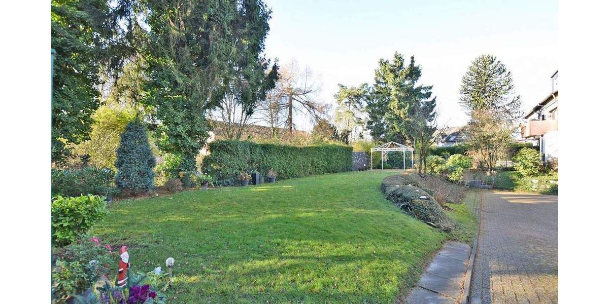 Lichtdurchflutete Dachgeschosswohnung mit Sonnenterrasse! 4 zimmer