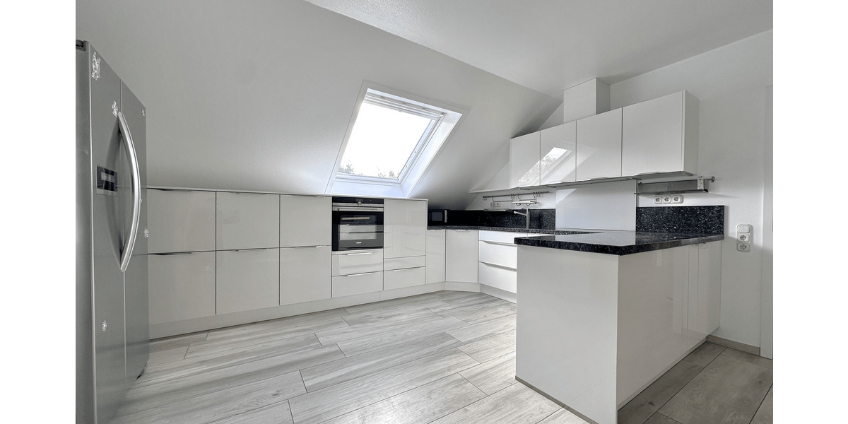 Exklusive 117 qm Luxuswohnung in Ratingen Mitte - Licht & Lebensqualität, Stellplatz, Balkon Küche. 2 zimmer