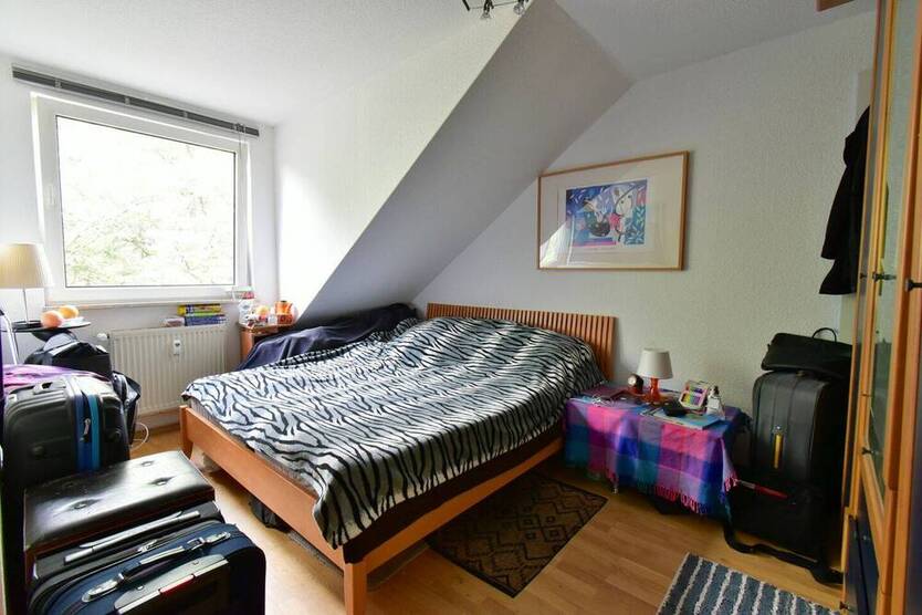 Duissern: Moderne & möblierte 2-Zimmer-ETW mit Parkett, Energieeffizienzklasse C & Top-Lage