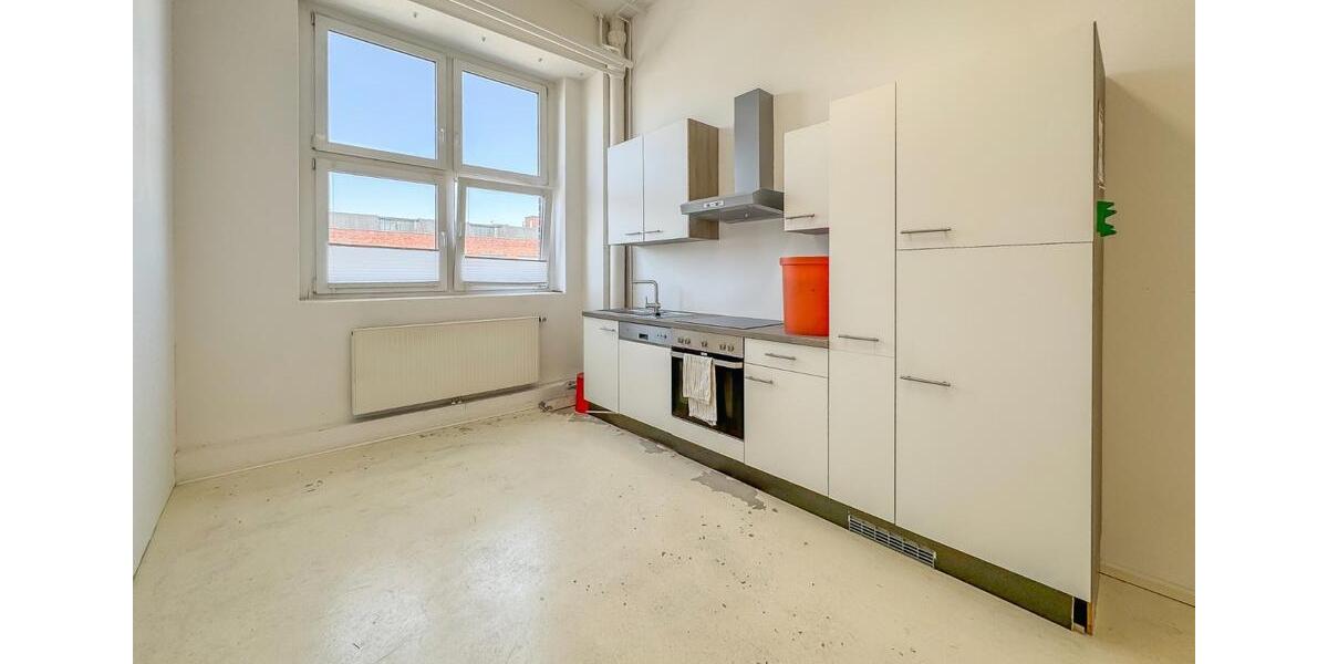BÜRO MIT STUDIO IM INDUSTRIAL LOOK – 320 m² – 6,38 € pro m² – 3 BÜROS – KÜCHE – LASTENAUFZUG – KLIMA – BARRIEREFREI – TOP AUFGETEILT! zimmer