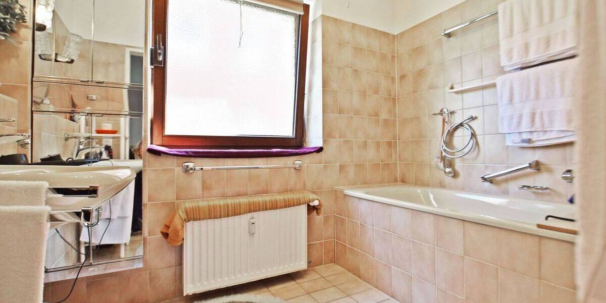 Etagenwohnung Mülheim Holthausen - 3 Zimmer, 79 m&sup2;, 219.000&euro; | Angebot:26797896
