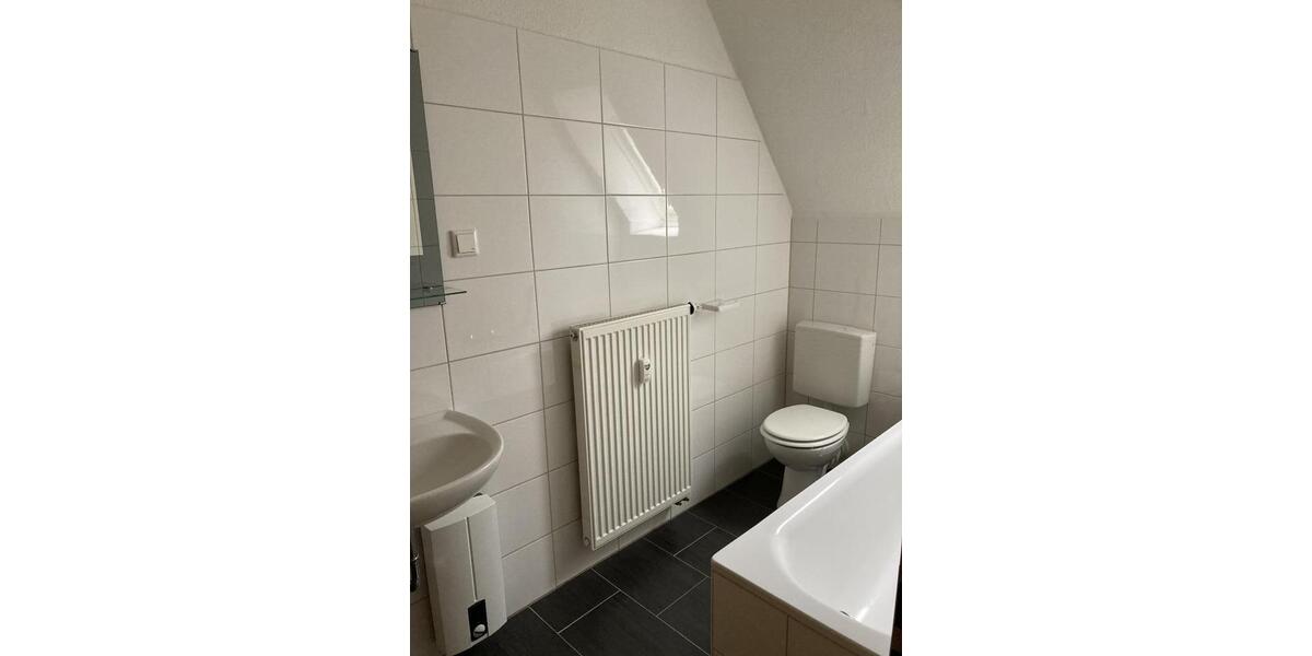 Dachgeschoßwohnung Bottrop Batenbrock - 2.5 Zimmer, 33 m&sup2;, 324&euro; | Angebot:25850561