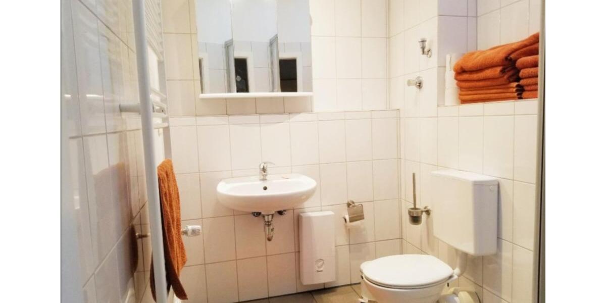 DG Fully furnished apartment right next to central train station 2 zimmer