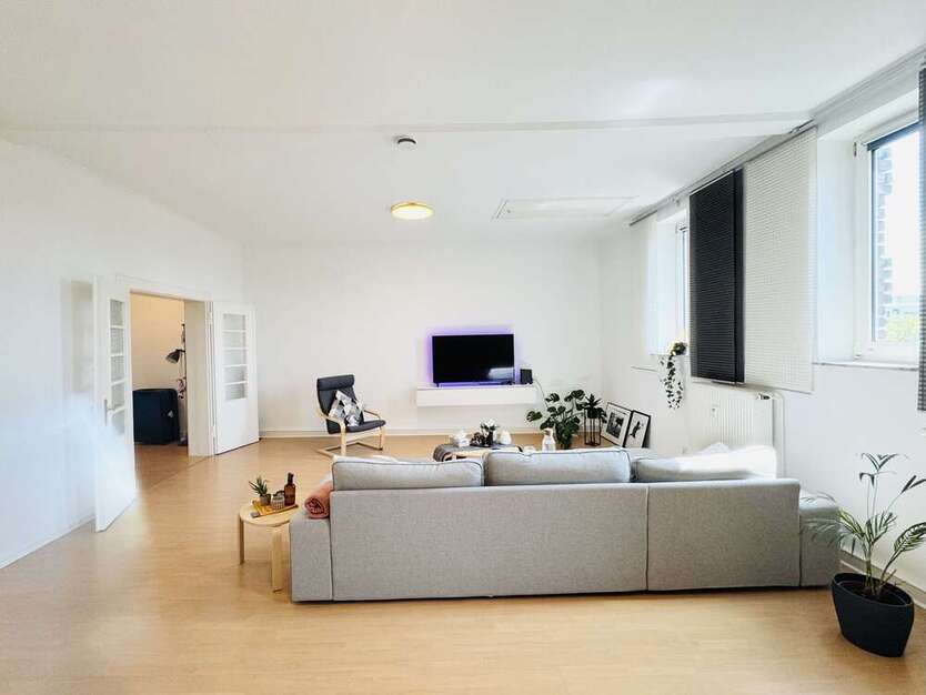 Wohnung zum Kaufen in Düsseldorf 304.500 € 87 m²