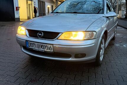 Opel Vectra 178.000 km 2.300 &euro; Duisburg 47226