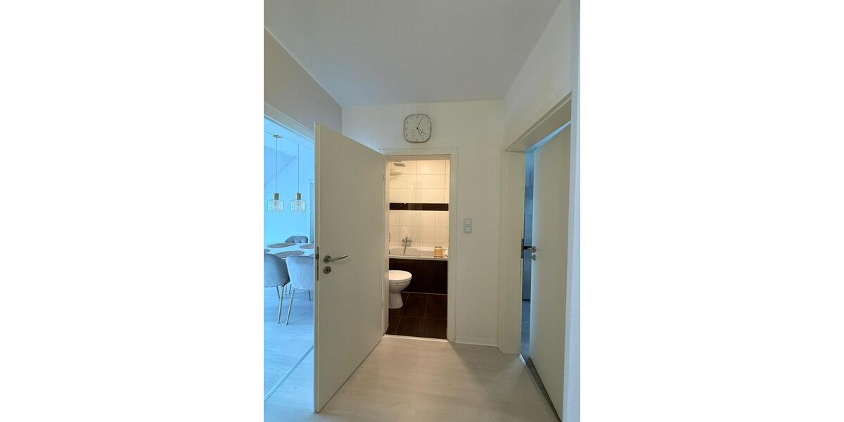 Helle Dachgeschosswohnung mit großem Balkon 2 zimmer