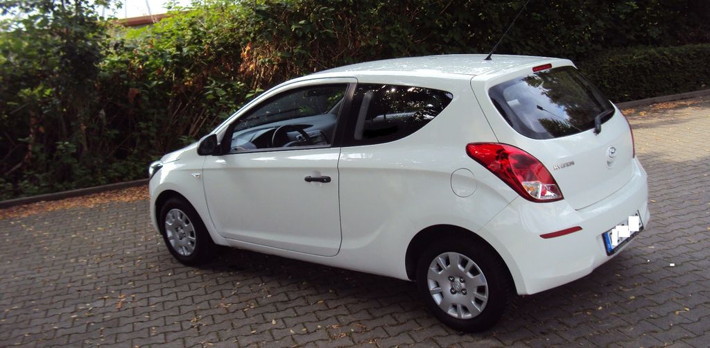 Hyundai i20 94.000 km 3.499 &euro; Herne 44629