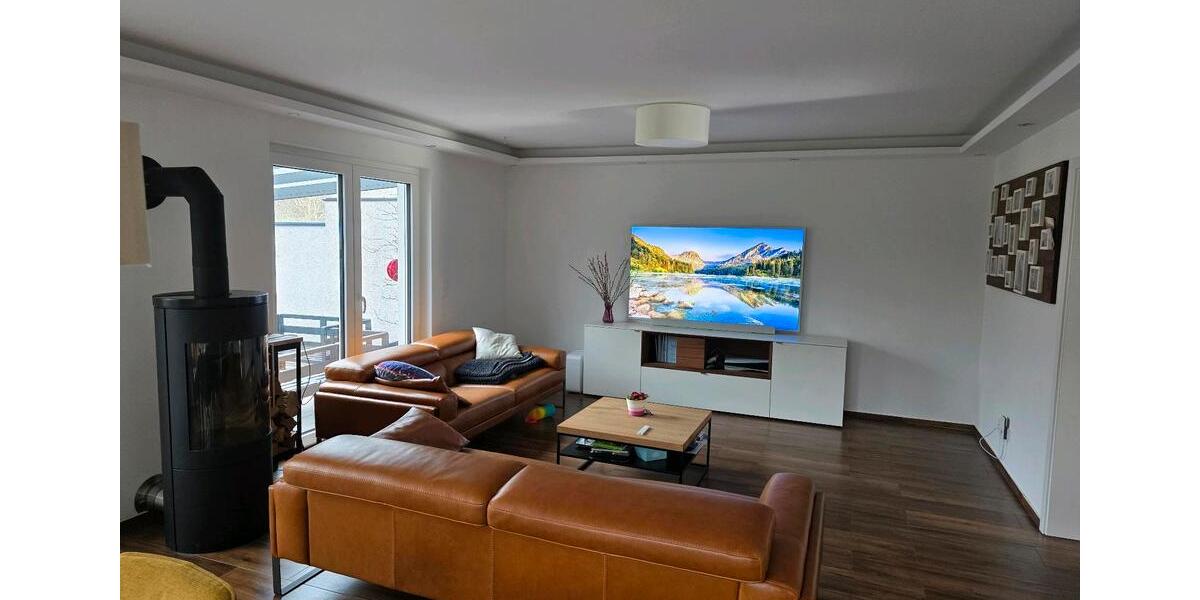 Attraktives Einfamilienhaus mit unverbaubarem Blick ins Grüne 5.5 zimmer