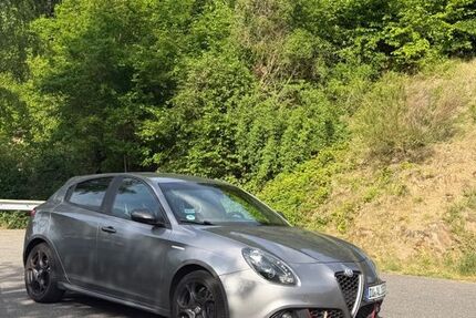 Alfa Romeo Giulietta 221.000 km 7.300 &euro; Duisburg 47198