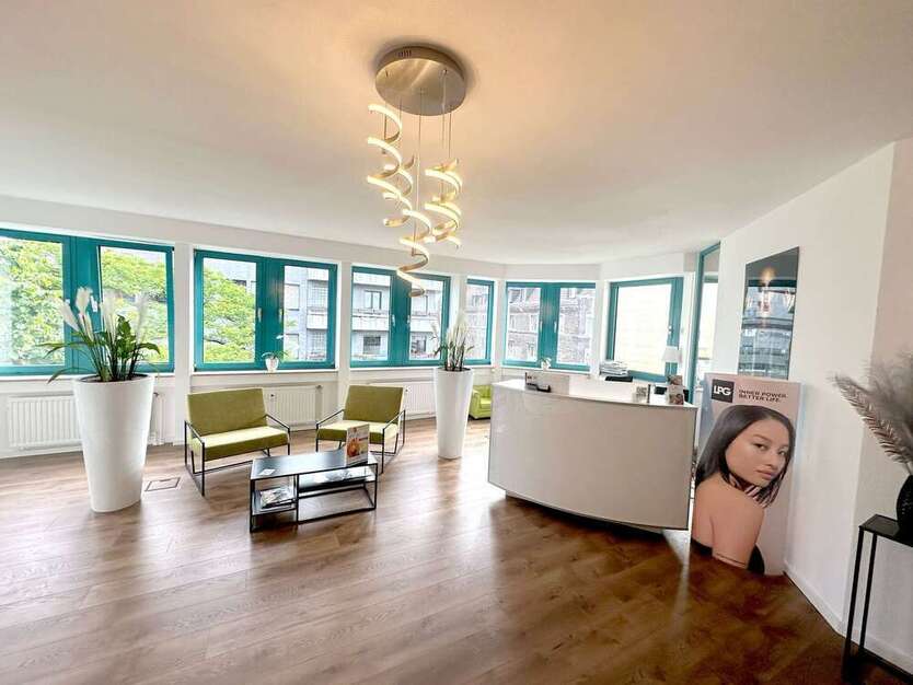 Büro in Neuss 1.350 € 150 m²