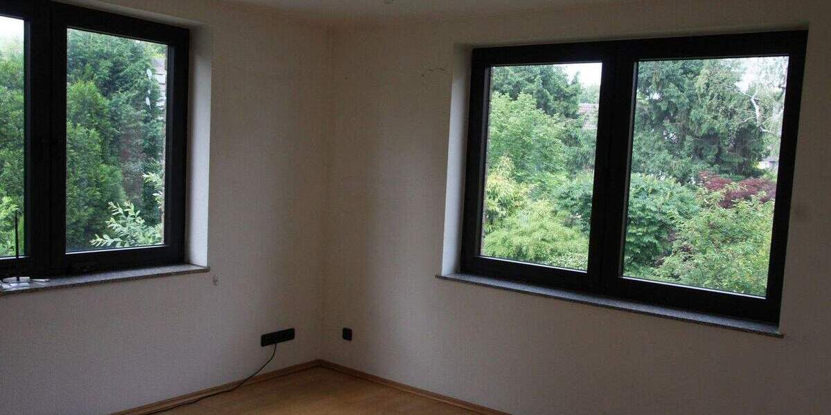 Zentral und grün gelegen in Ratingen Lintorf. Ideal für kleine Familie oder Berufspendler 5 zimmer