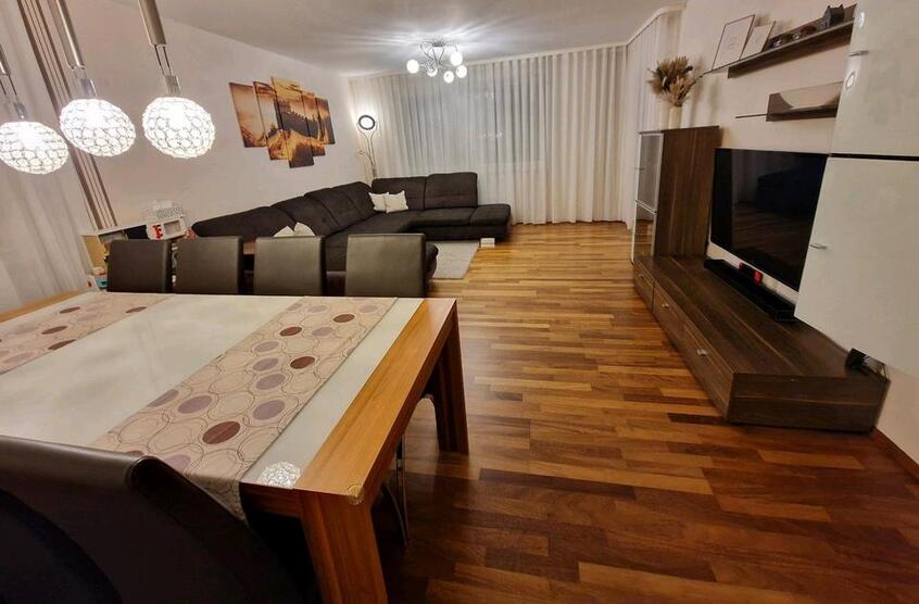 Traumhafte 3-Zimmer-Wohnung mit Balkon, Garage zu verkaufen. zimmer