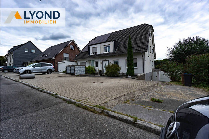 Großzügige Doppelhaushälfte in ruhiger Lage - Ideal für Familie und Vermietung!